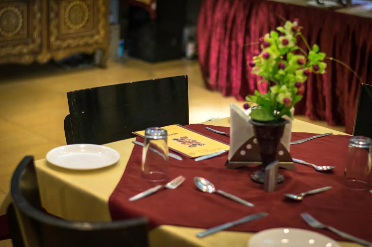 Shree Mohan Home Stay- A Heritage Home จ๊อดปูร์ ภายนอก รูปภาพ